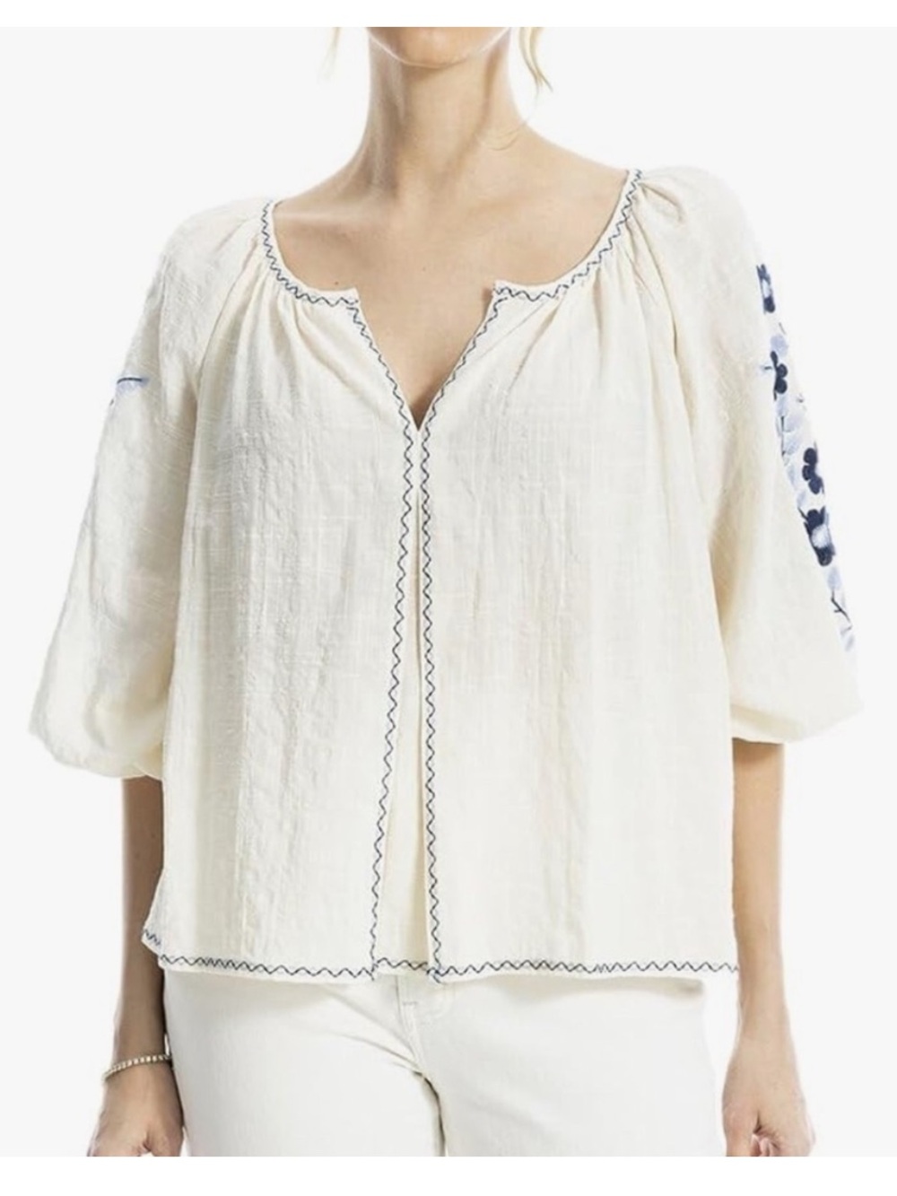 MAX STUDIO WHITE WITH BLUE EMBROIDERY V-NECK BALLOON SLEEVE TOP